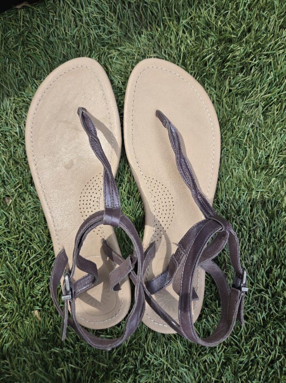 UGG  Leather T-Strap Sandals